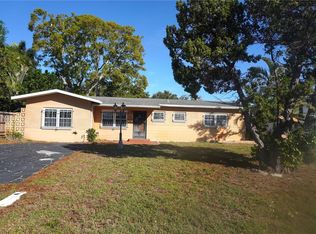 385 Dolphin Ave SE, Saint Petersburg, FL 33705