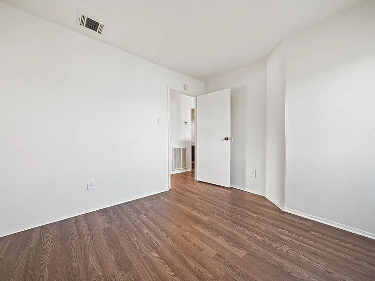 6463 Cambridge Glen Ln — Photo 21