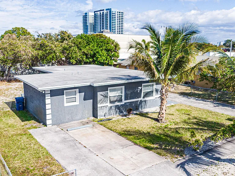 112 W 34th St #1 — Photo 23