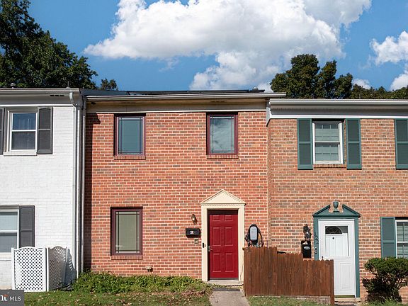2nd image of 124 Janney Ct