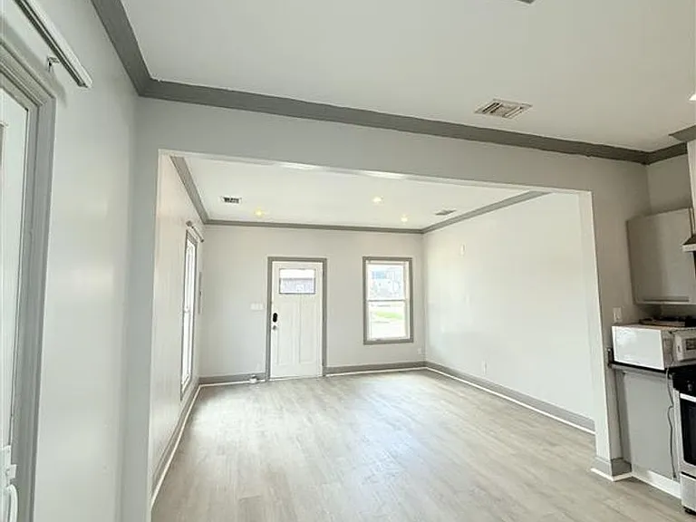 939 - 941 Bayonne St. — Photo 30