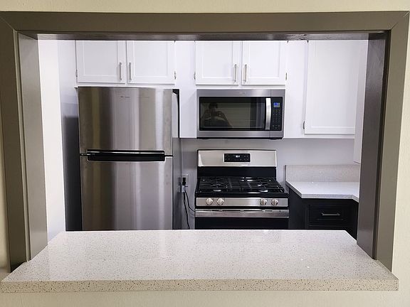 4th image of 1031 N Ogden Dr APT 8