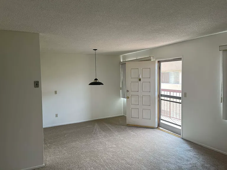333 W Lexington Dr #2 — Photo 4