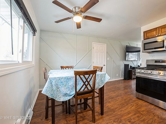 5th image of 28 W Oak St