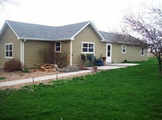 1382 Parkin Ave, New Sharon, IA 50207