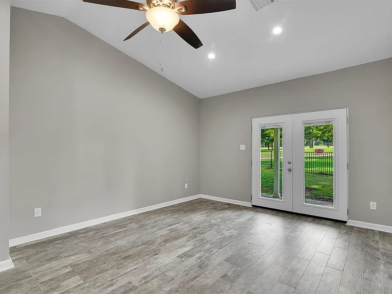 3555 Balboa Cir — Photo 7