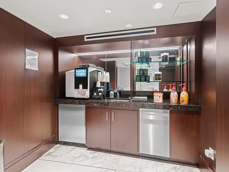 800 Avenue At Port Imperial #811 — Photo 38