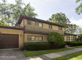 6920 Lamon Ave, Skokie, IL 60077