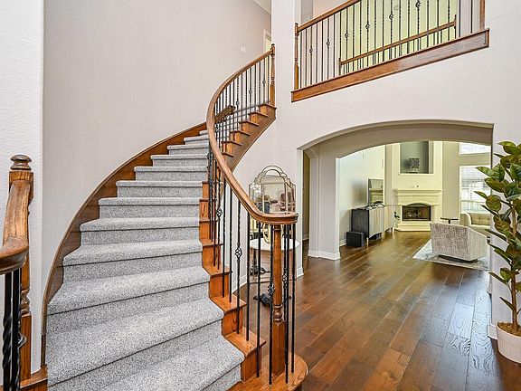 4th image of 17607 Astrachan Rd