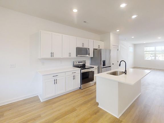 4th image of 892 Foxtail Dr #65