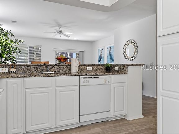 5th image of 40 Andover Pl