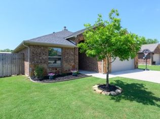 1208 Mary Ann Ct, Tioga, TX 76271