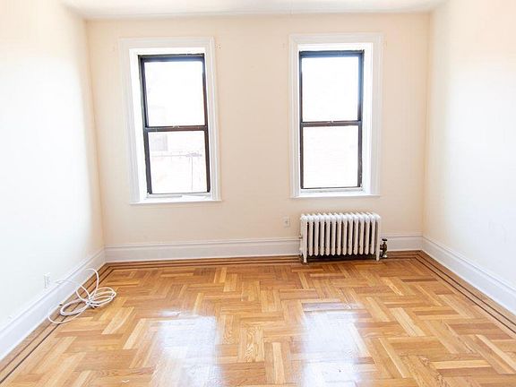 4th image of 3285 33rd St APT B8