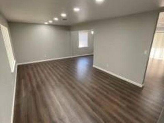 3rd image of 3334 Beechwood Ave