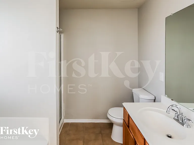 13925 Walnut Canyon Ct — Photo 10