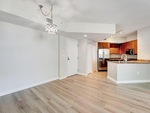 2nd image of 450 N Federal Highway #608