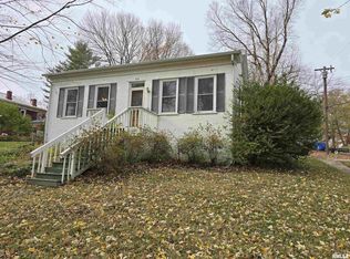 303 S 9th St, Petersburg, IL 62675