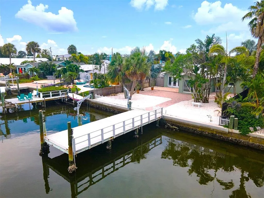 3 bed, 2.0 bath, 1658 sqft, $3,500 — Photo 4