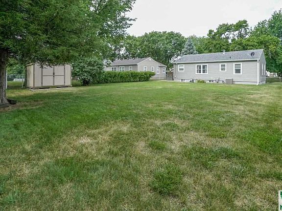 5th image of 2904 S Coral St