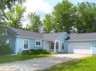 11285 Howison Rd, Hinckley, IL 60520