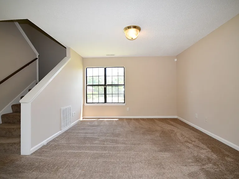1323 Stratton Place Dr #B — Photo 2