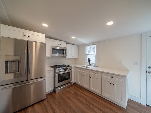 4th image of 95 West St