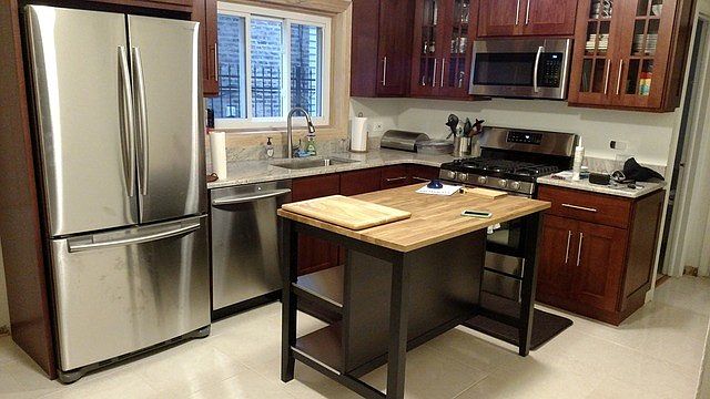 1st image of 6819 N Wayne Ave APT 2