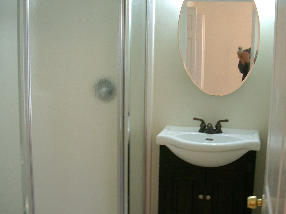 unit-1-bathroom