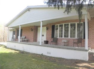 36 Twisting Ln, Skaneateles, NY 13152