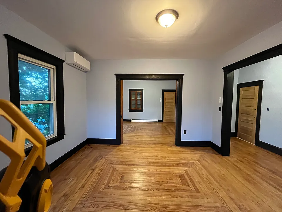 11 Boardman St #2