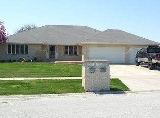 19498 Gray Ln, Frankfort, IL 60423