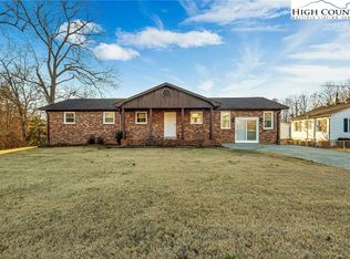 1 Valley St, Granite Falls, NC 28630
