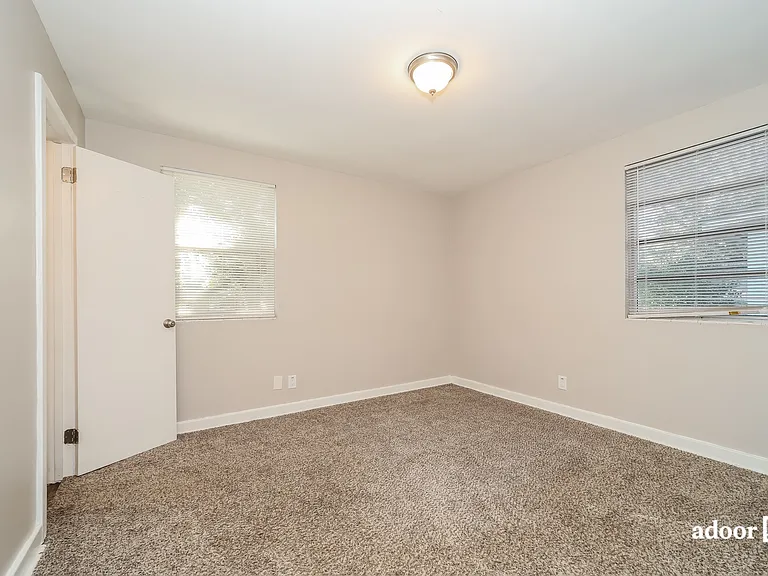 7426 Burlingame Dr S — Photo 12