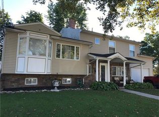104 Cypress Dr, Colonia, NJ 07067