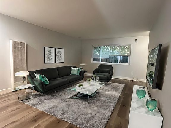 4th image of 823 Lagoon Ave #3