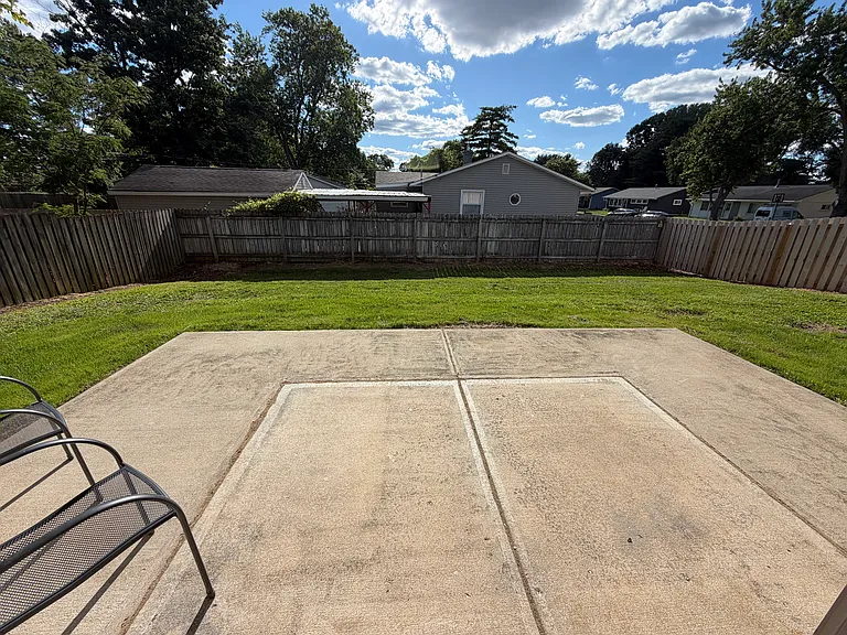 288 Odell St — Photo 10