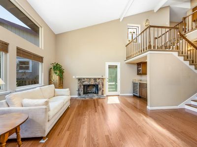 16 Cobblestone Ln, Belmont, CA, 94002