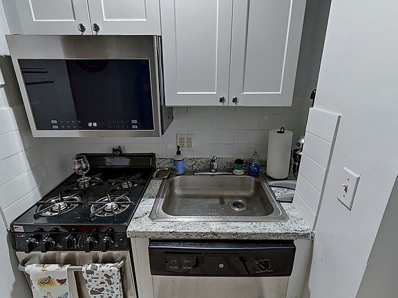 5th image of 50 W 72nd St APT 401