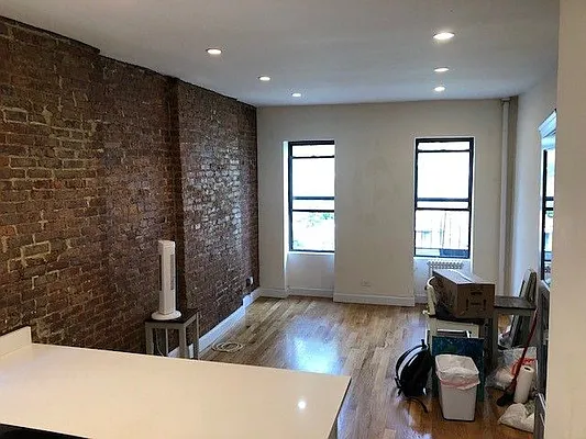 Rented by Sky Management | media 18