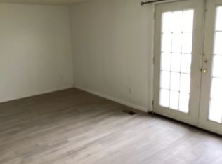 8404 Shallowcreek Rd #B, Liverpool, NY 13090