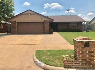 1124 NW 6th Pl, Moore, OK 73170