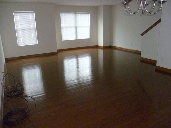 4th image of 5913 Canyon Creek Dr