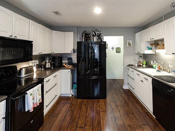 4th image of 1316 Danberry St