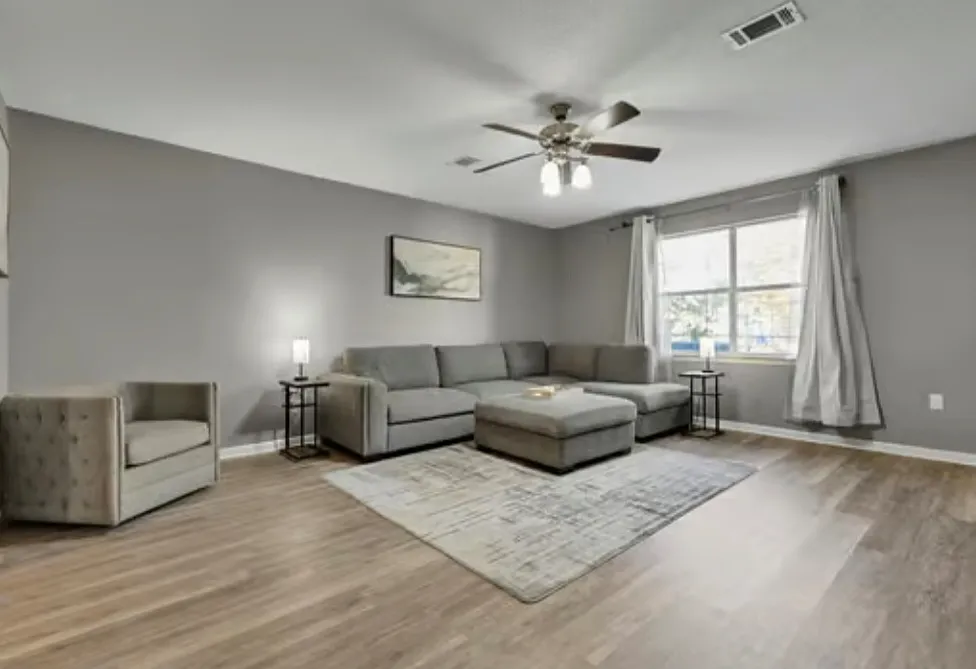 3 bed, 1703 sqft, $2,800 — Photo 1