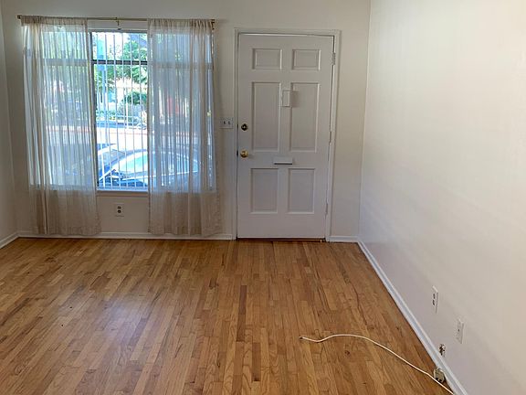 3rd image of 3223 Colorado Ave