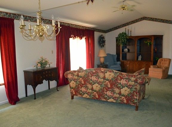 5th image of 32 Stonecroft Dr