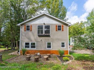 577 Duck Harbor Rd, Equinunk, PA 18417