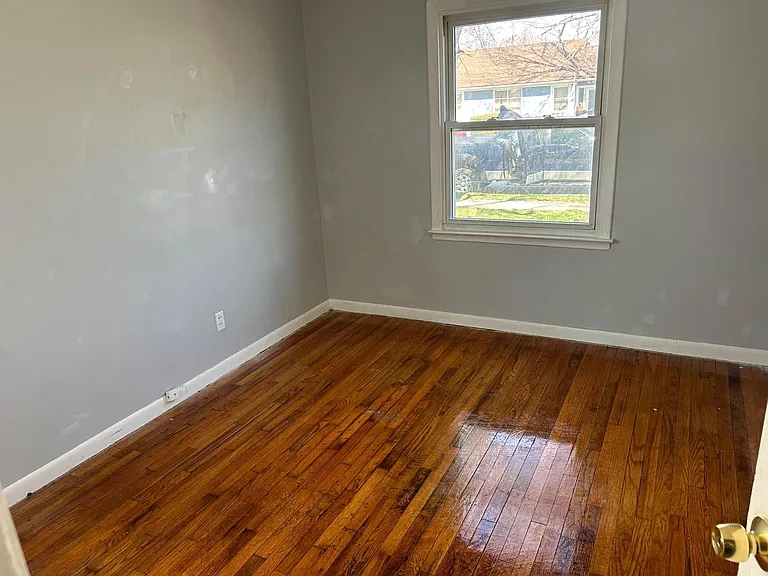 11212 Lozier Ave — Photo 3