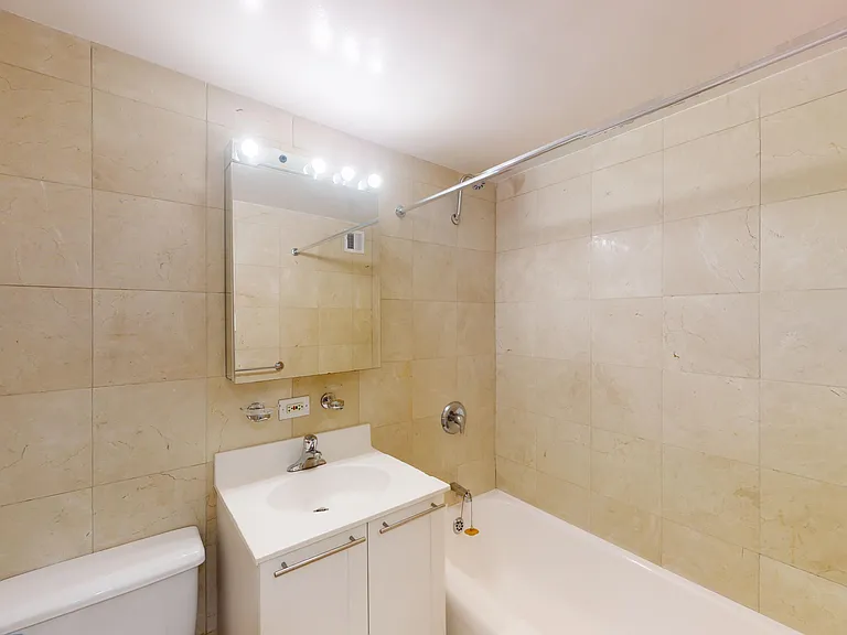 412 E 55th St #5E — Photo 8