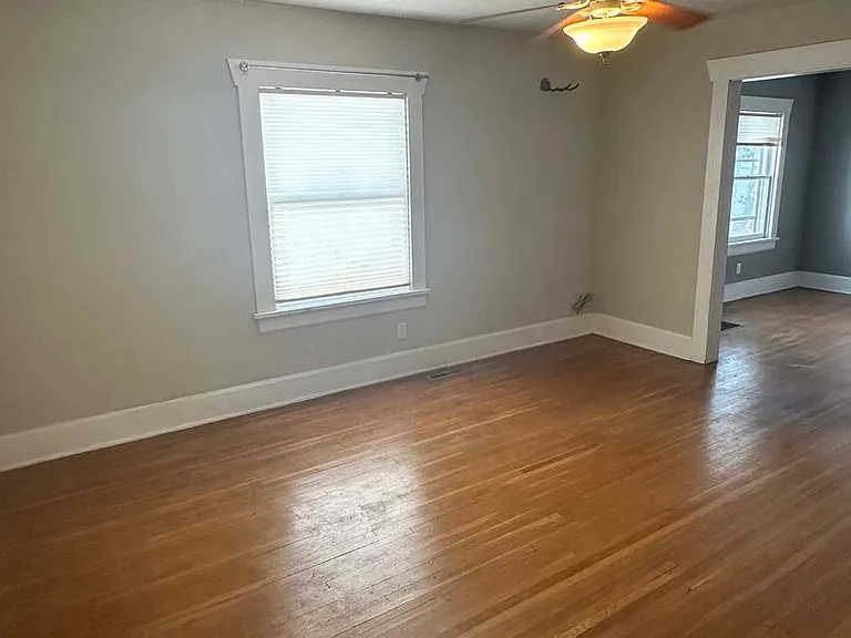 1048 S Jefferson Ave — Photo 4